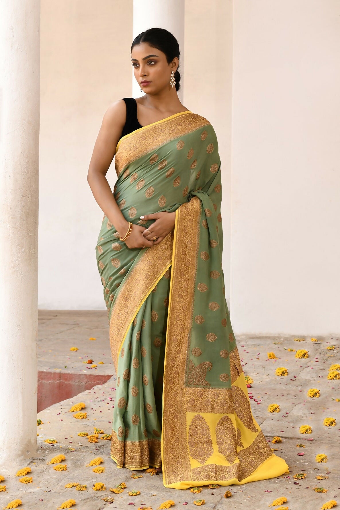 Joban Fashion Grass Green Crepe Chiffon Pure Handloom Banarasi Silk Saree | Grocsy