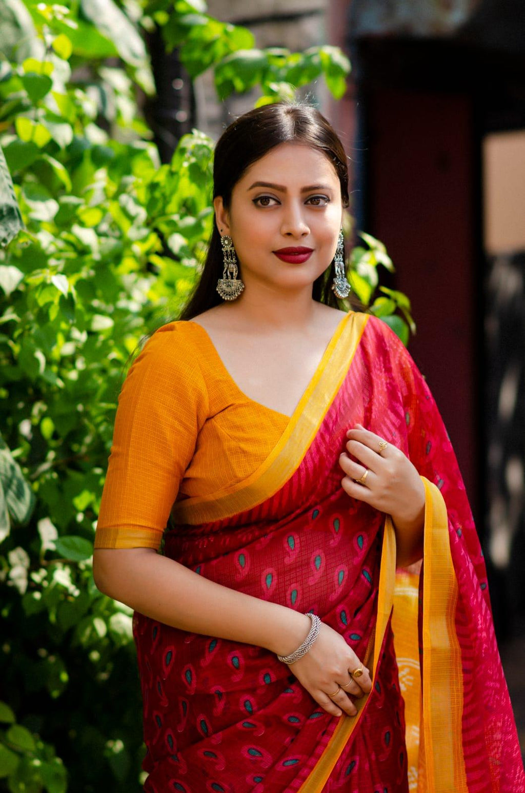 Light Red Polycotton Ethnic Motifs Saree with Unstitched Blouse - A2M | Grocsy