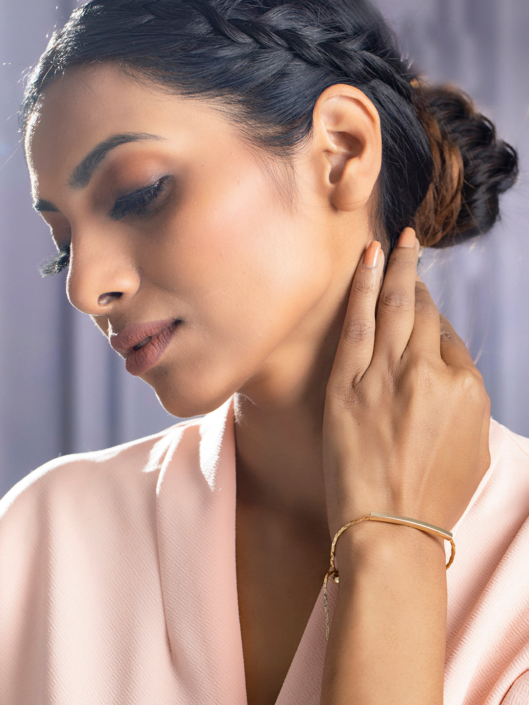Priyaasi Women Contemparory Stones Gold-Polished Link Bracelet - Swadesiicart