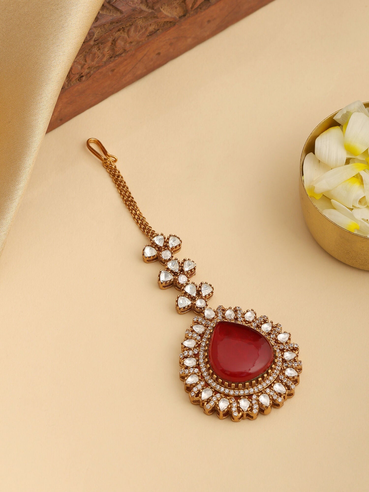 Ruby Raang Laal Shringar Tikka | Grocsy
