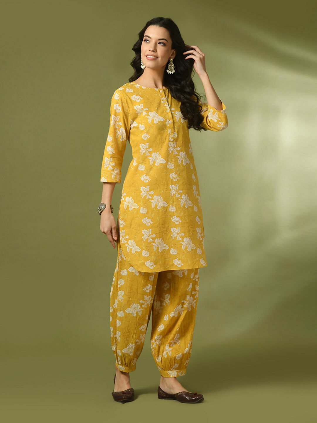 Myshka Women's Yellow Printed Cotton Round Neck Party Tunic With Trousers Co-ord set | Grocsy