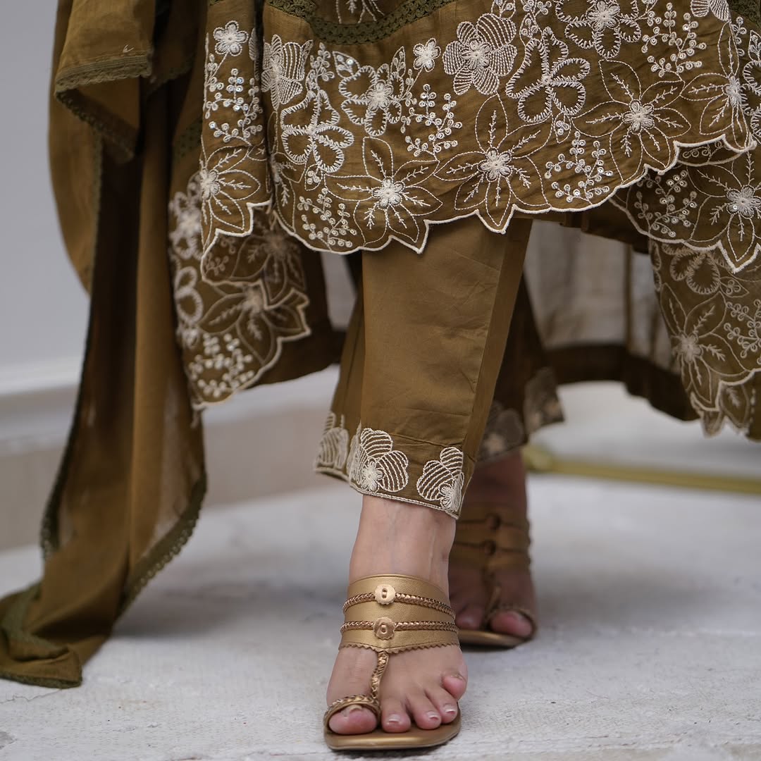 Lorenvalley Brown Cotton Silk Embroidered And Chikan Lace Work Kurta Set | Grocsy