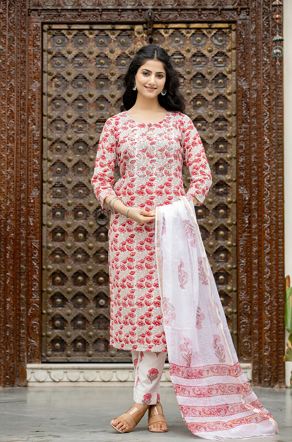 Kaajh Women's Pink Floral Cotton Handblock Salwar Suit Set | Grocsy