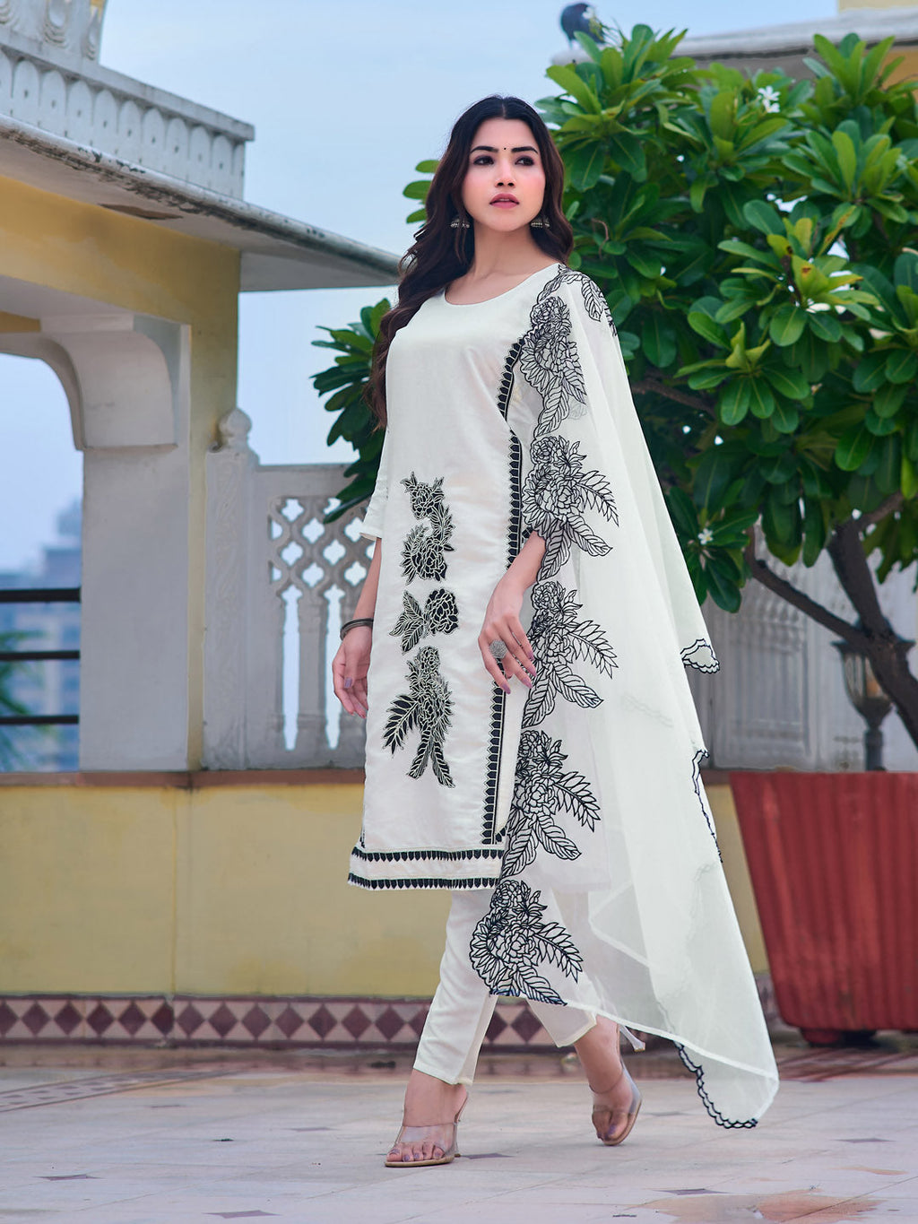 Embroidered Kurta With Pant & Embroidered Cut Work Organza Dupatta, White - Hiral Fashion | Grocsy