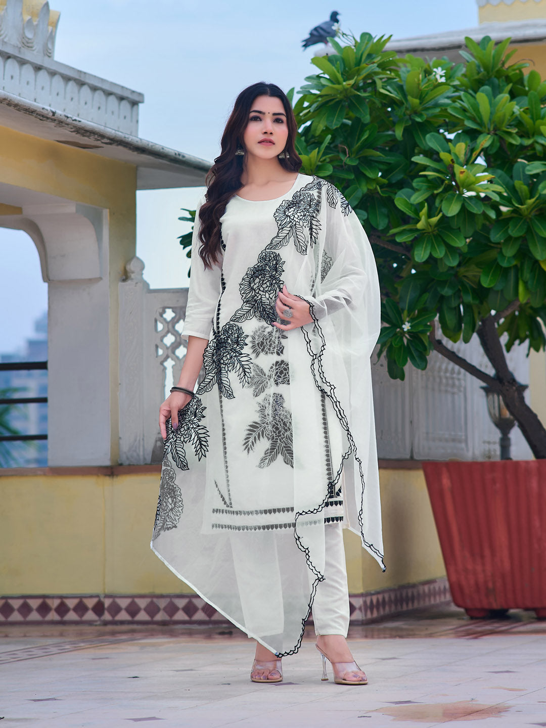 Embroidered Kurta With Pant & Embroidered Cut Work Organza Dupatta, White - Hiral Fashion | Grocsy