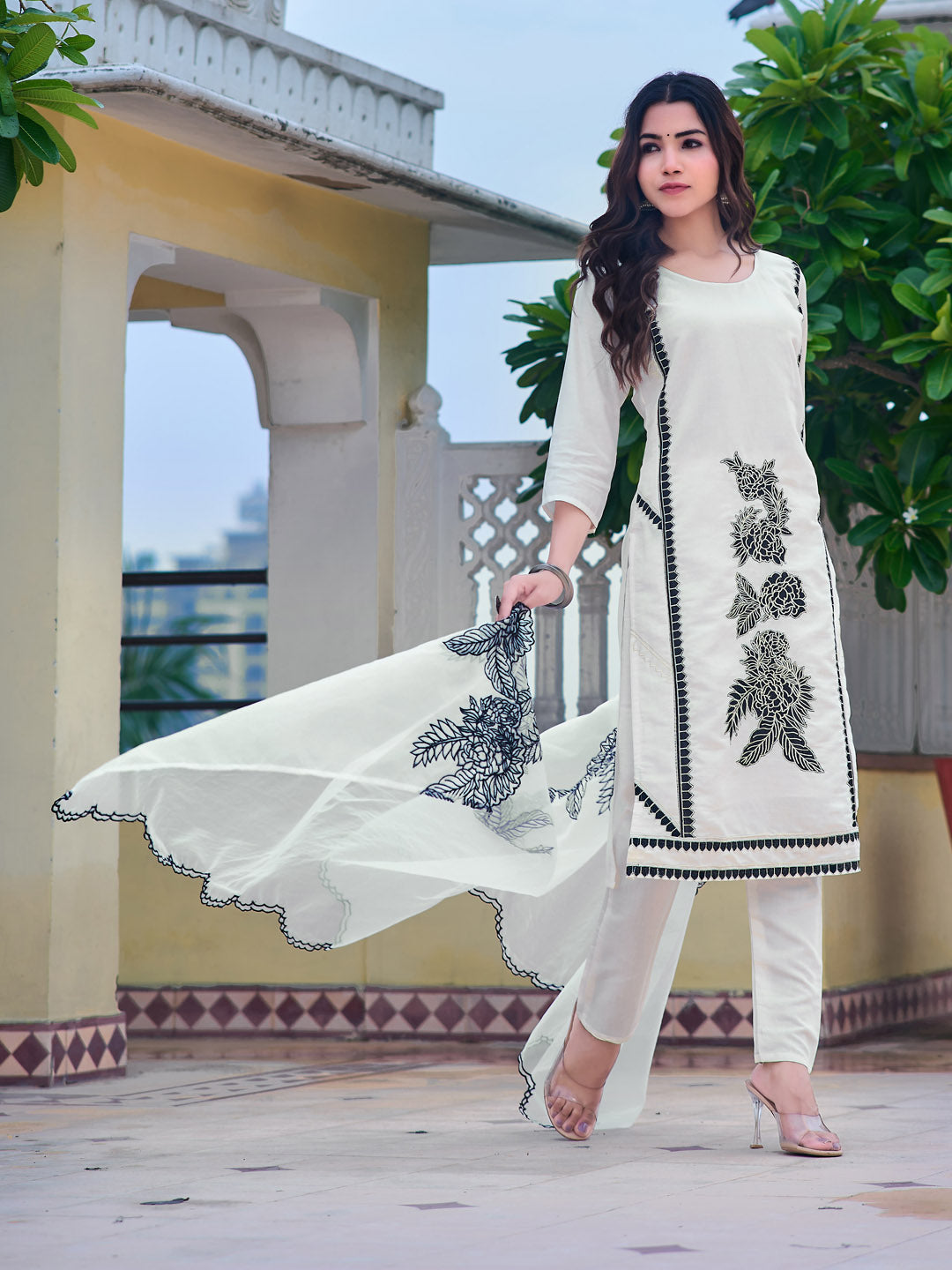 Embroidered Kurta With Pant & Embroidered Cut Work Organza Dupatta, White - Hiral Fashion | Grocsy