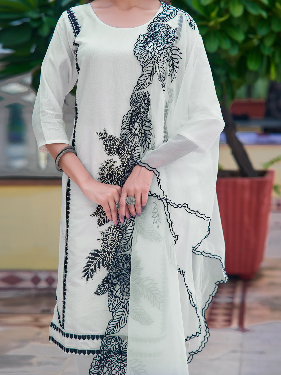Embroidered Kurta With Pant & Embroidered Cut Work Organza Dupatta, White - Hiral Fashion | Grocsy
