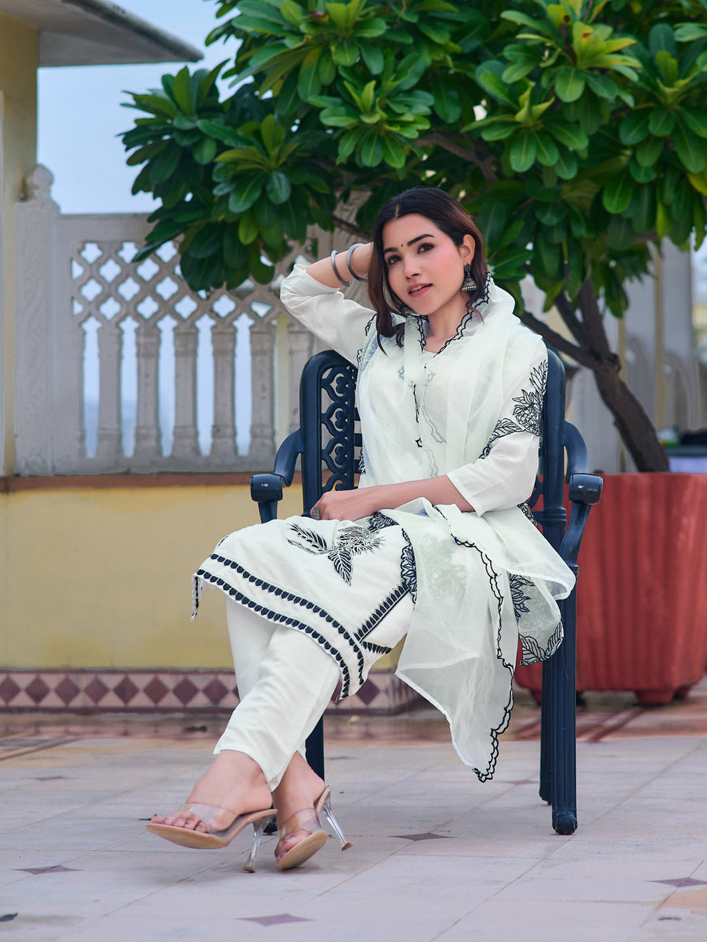 Embroidered Kurta With Pant & Embroidered Cut Work Organza Dupatta, White - Hiral Fashion | Grocsy