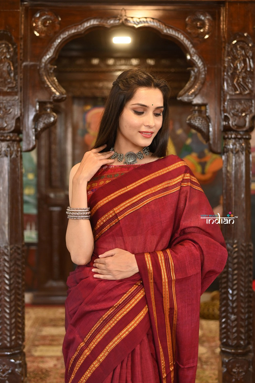 Very Much Indian Handloom Cotton Viscose Ilkal Saree With Pure Resham Pallu - Bright Maroon With Red Border | Grocsy