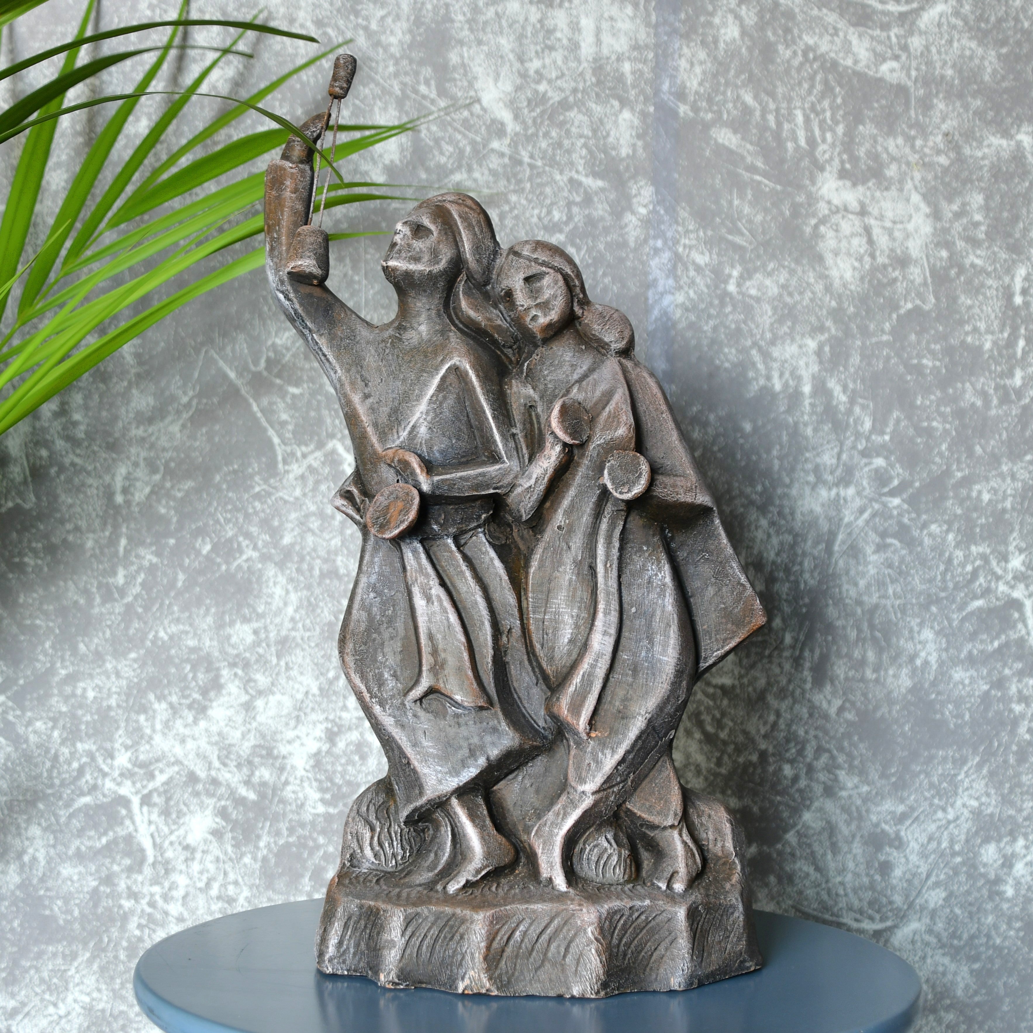 Sowpeace Premium Large Terracotta Minstrel Couple Tabletop Decor | Grocsy