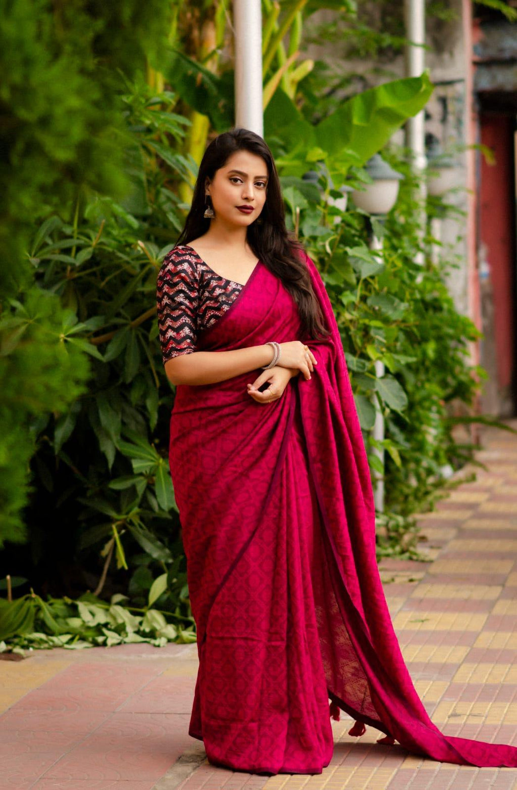 Red Jute Silk Woven Design Saree with Unstitched Blouse - A2M | Grocsy