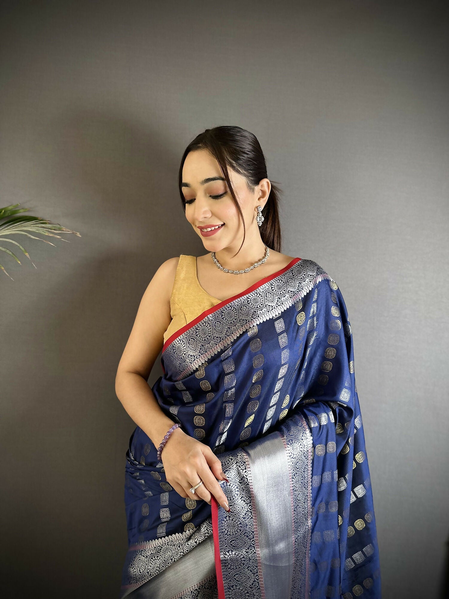 Joban Fashion Navy Blue Checked Soft Silk Kanjivaram Silk Saree | Grocsy