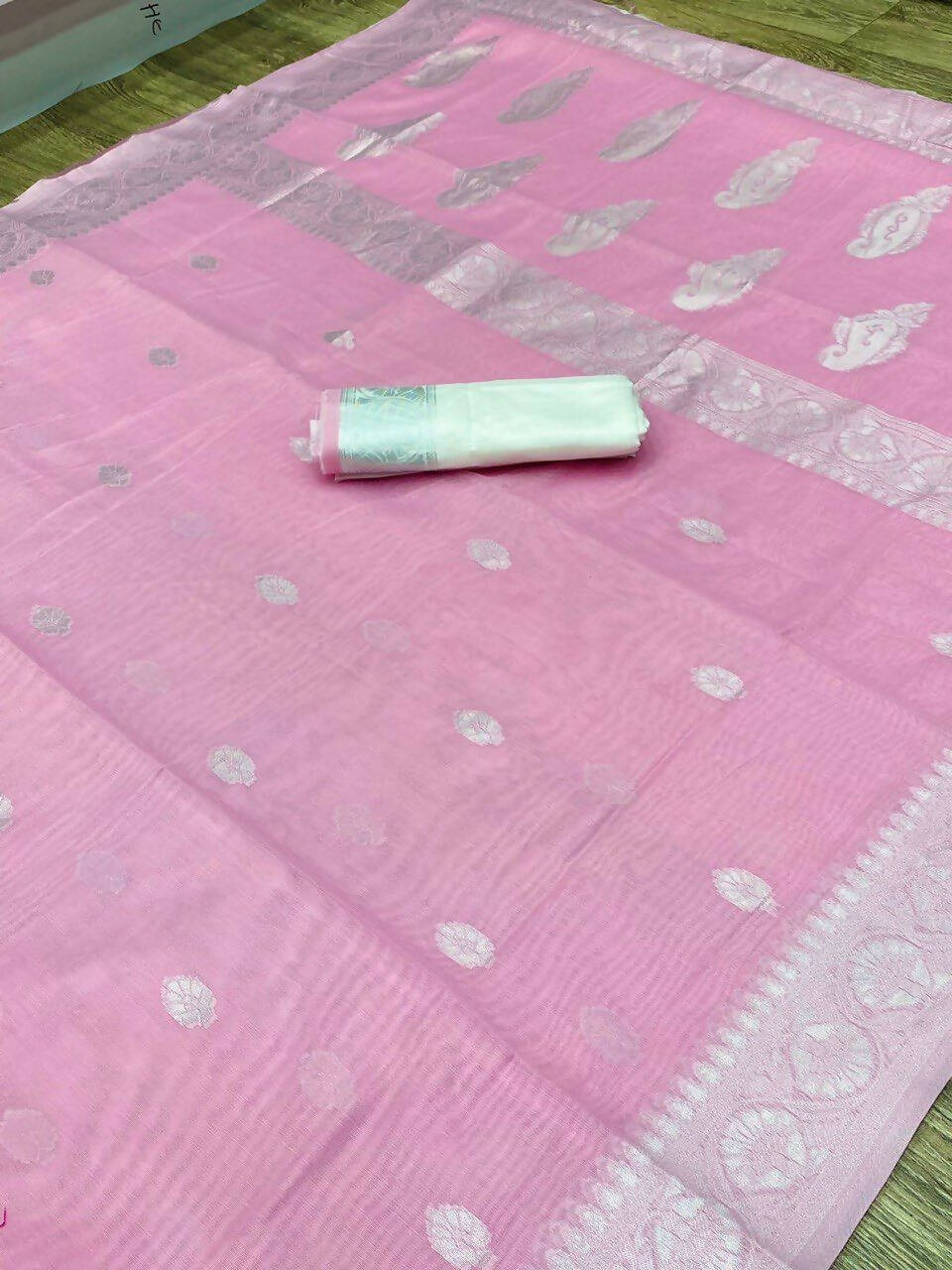 DEIANA'S Beautiful Designer Golden zari Soft Cotton Saree - Pink | Grocsy