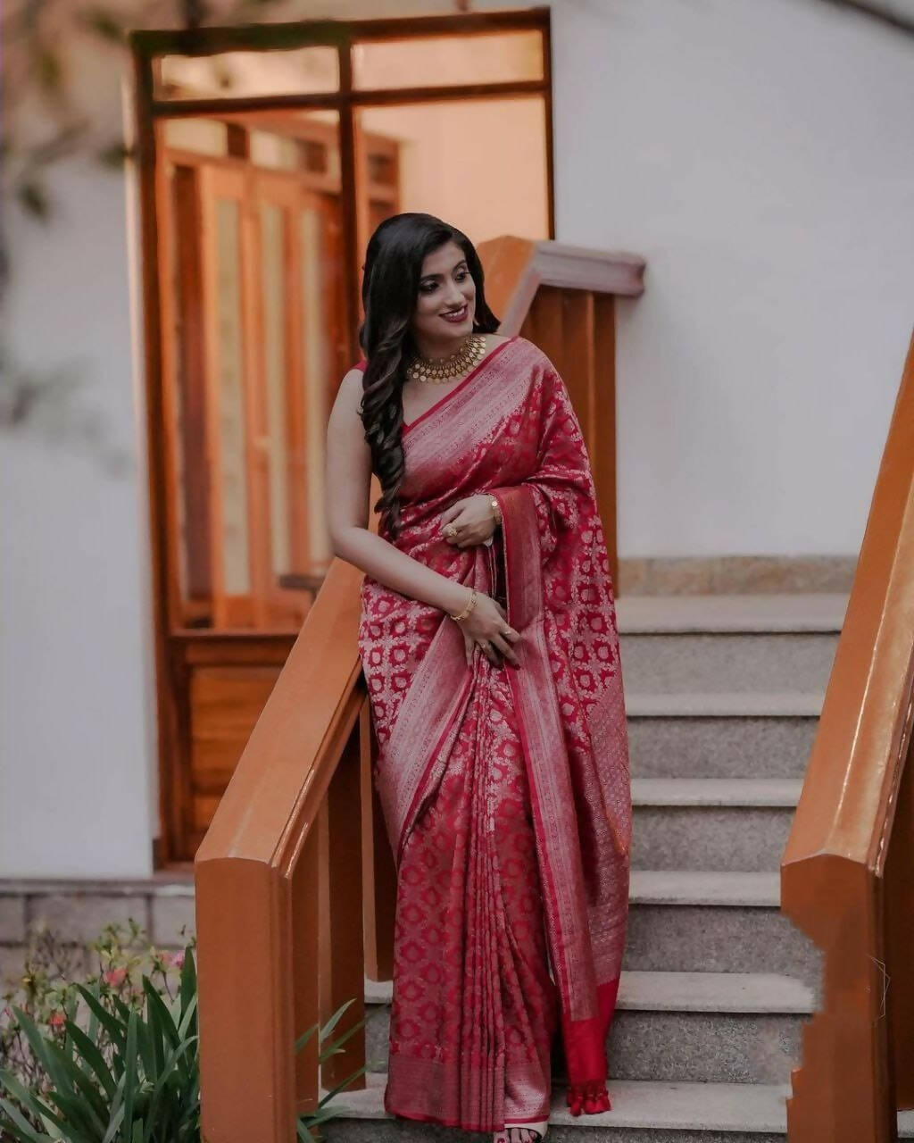 DEIANA'S Beautiful Designer Golden zari Soft Lichi Silk Saree - Red | Grocsy