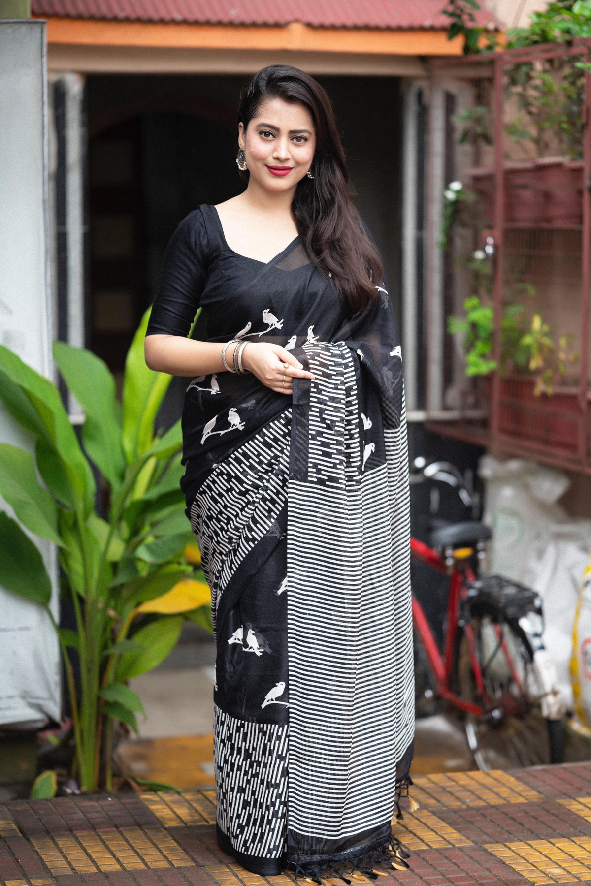 Black Silk Blend Ethnic Motifs Saree with Unstitched Blouse - A2M | Grocsy