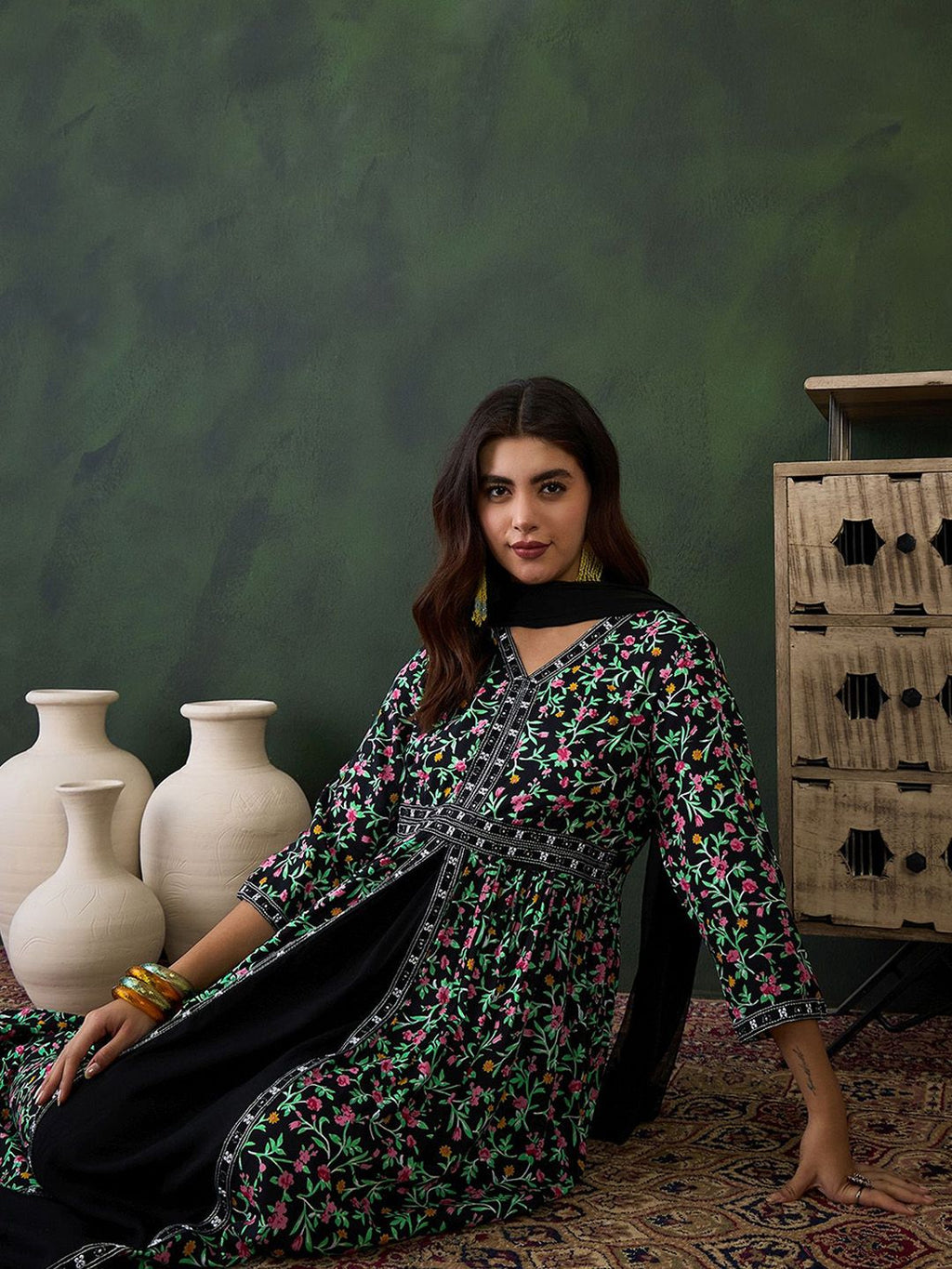 Sangria Printed V- Neck Antalkali, Dupatta & Dupatta Set | Grocsy