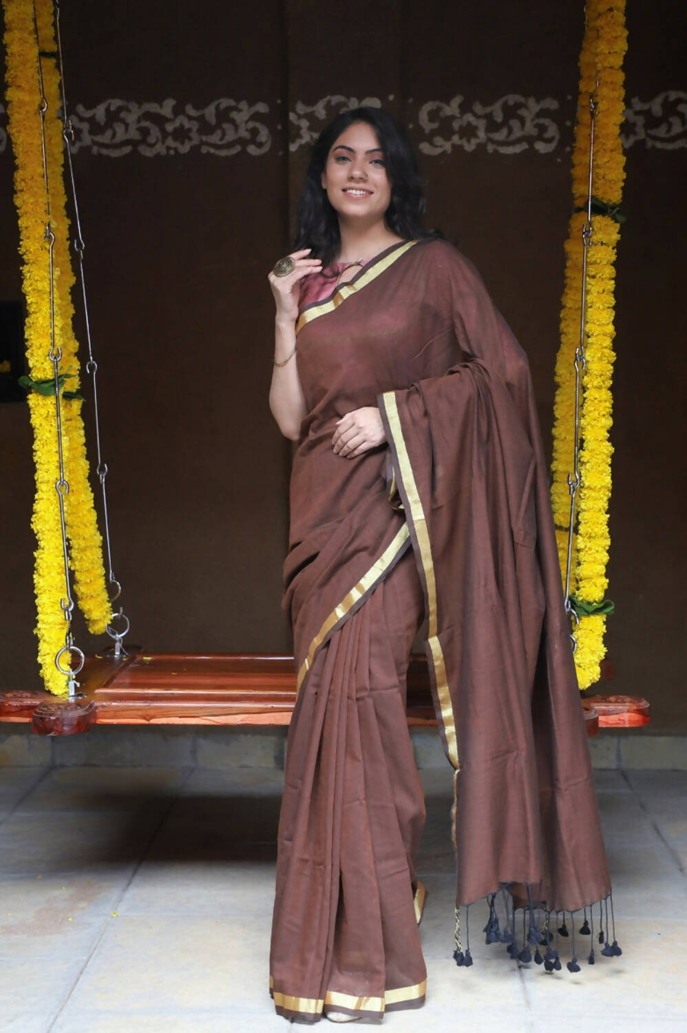 Very Much Indian Pure Cotton Handloom Saree With Intricate Borders - Brown | Grocsy