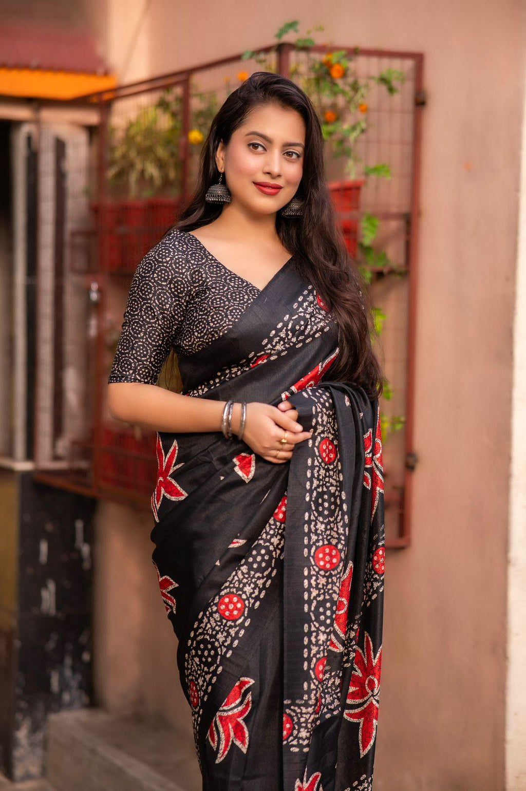 Black Silk Blend Ethnic Motifs Saree with Unstitched Blouse - A2M | Grocsy