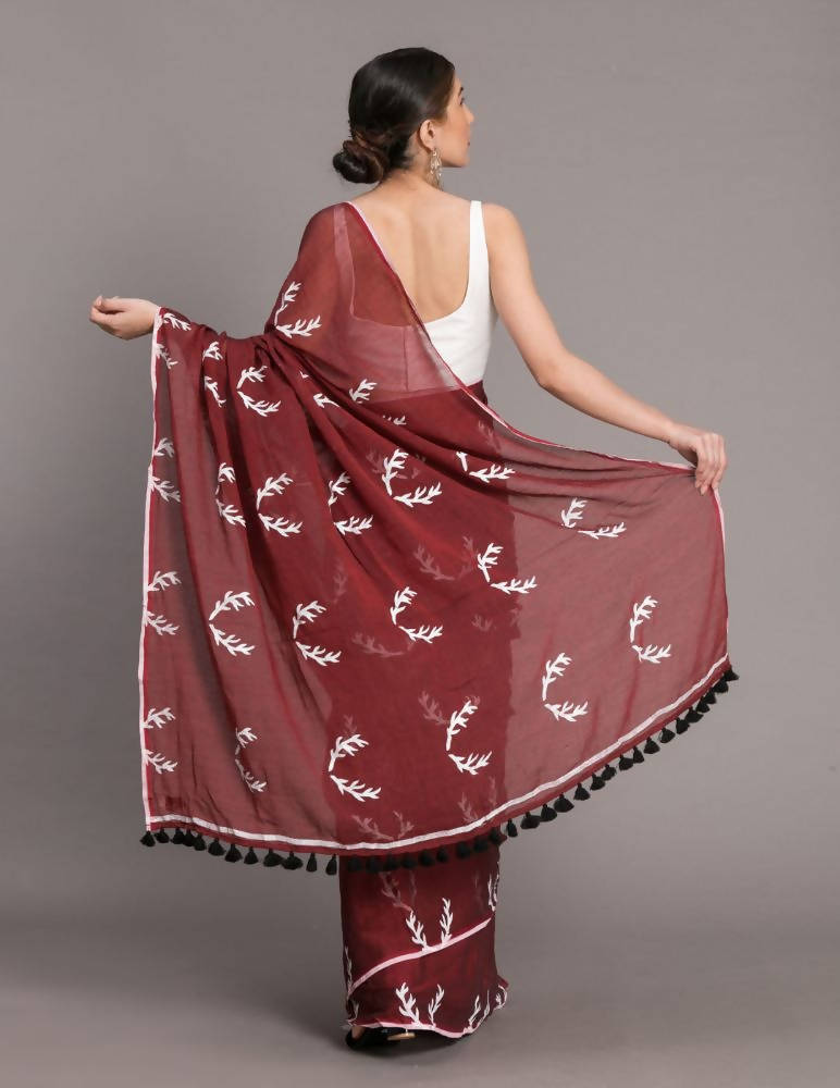 Suta Women Maroon White Hand Blocked Pure Cotton Saree | Grocsy