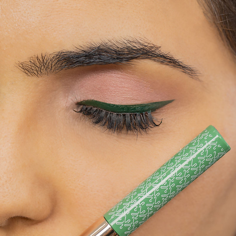 Kay Beauty By Katrina Kaif Quick Dry Liquid Eyeliner - Chic Emerald | Grocsy