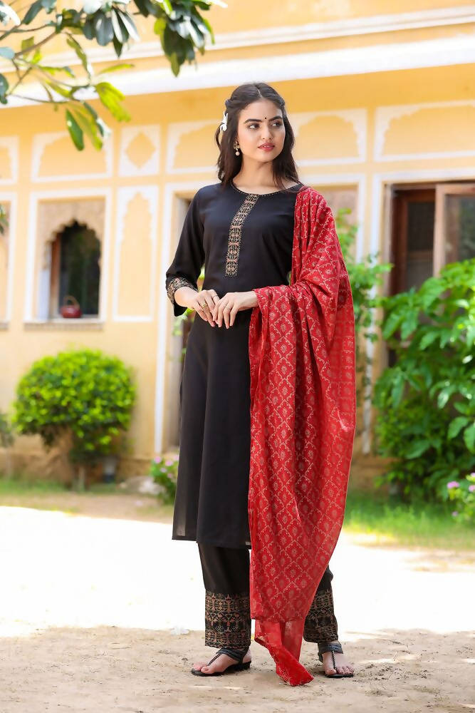Yufta Women Black & Maroon Thread Work Pure Cotton Kurta with Palazzos & With Dupatta | Grocsy