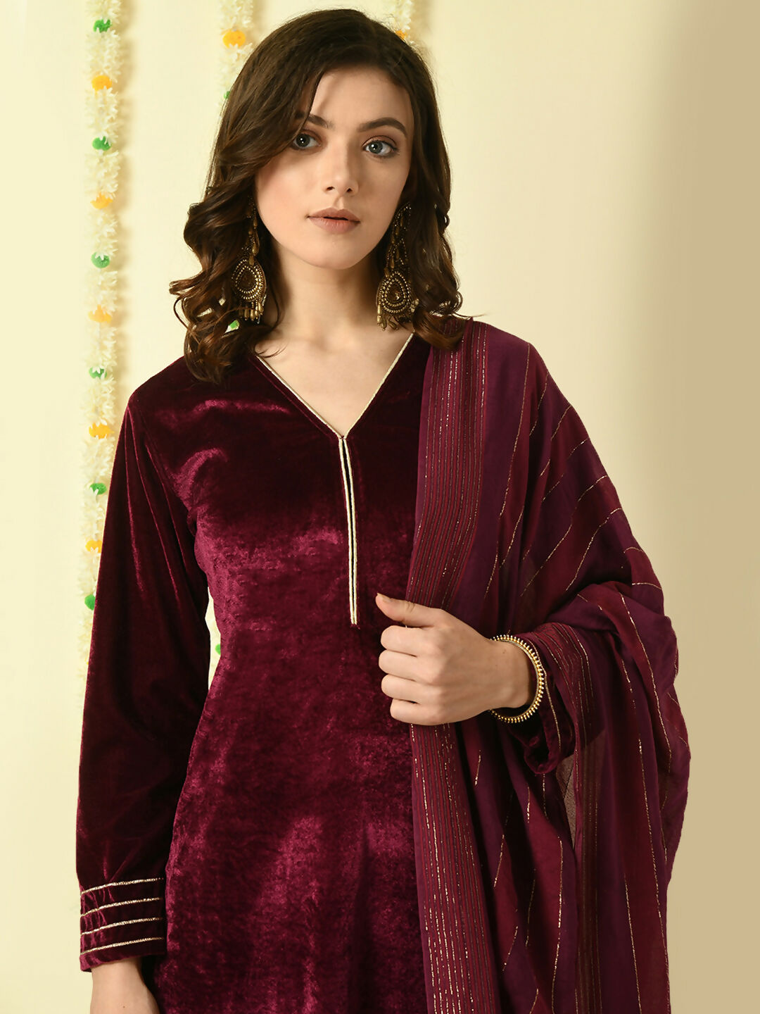Myshka Women's Magenta Velvet Kurta & Trousers With Dupatta Party Sets | Grocsy