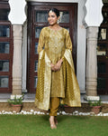 Vaasva Women's Digital Printed Tissue Suit Set With Solid Pant & Brocade Dupatta | Grocsy