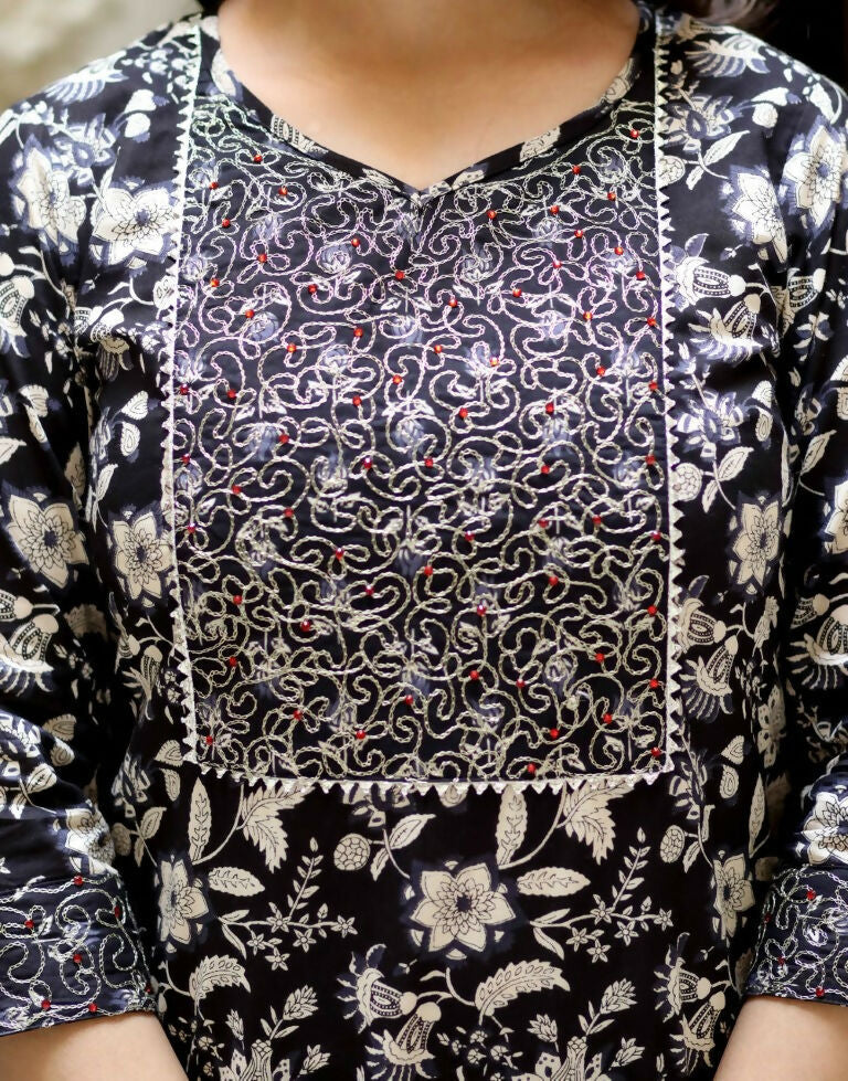 Miravan Women's Embroidered Kurta In Sweet-Heart Neck With Black Straight Palazzo | Grocsy