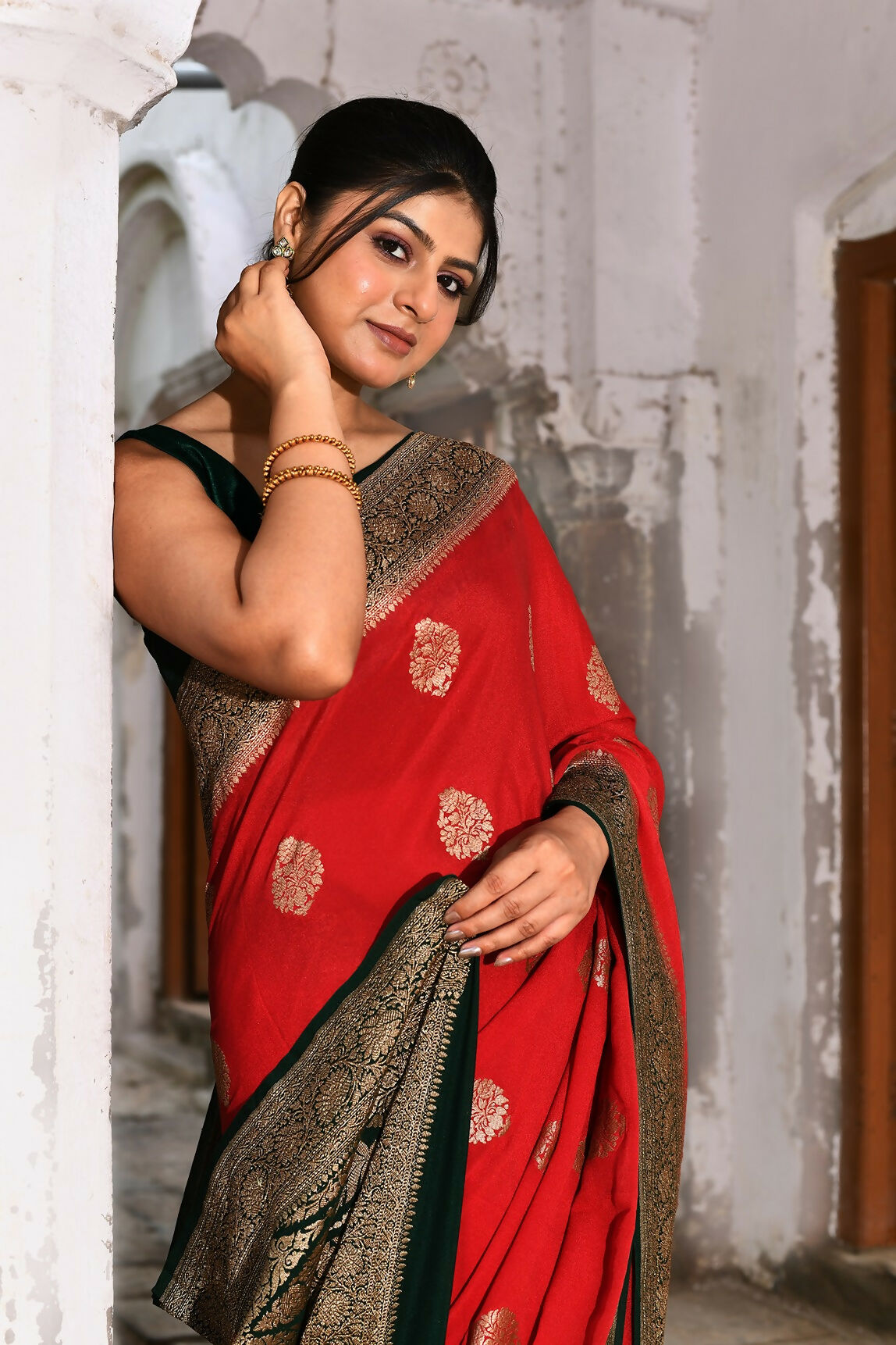 Joban Fashion Red Crepe Chiffon Pure Handloom Banarasi Silk Saree | Grocsy