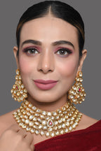 Peryl Women Gold Toned Kundan Necklace With Earrings(2 Pc Set) - Noz2Toz