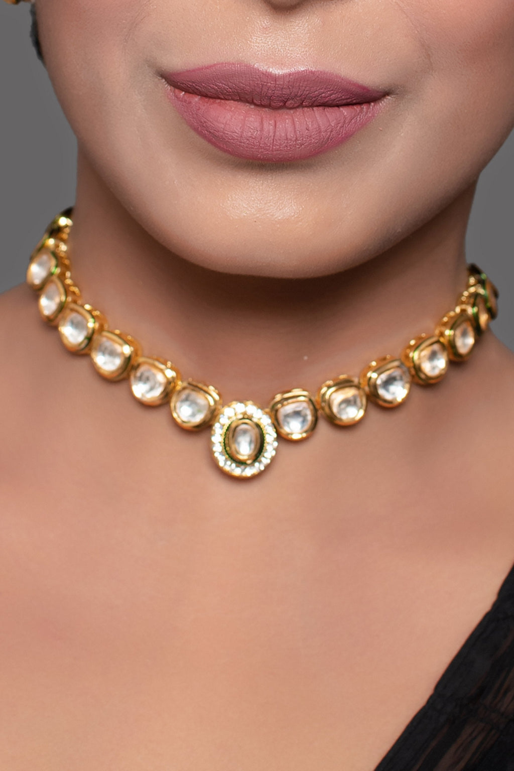 Peryl Women's Handcrafted Kundan Studded Necklace With Earring - Swadesiicart