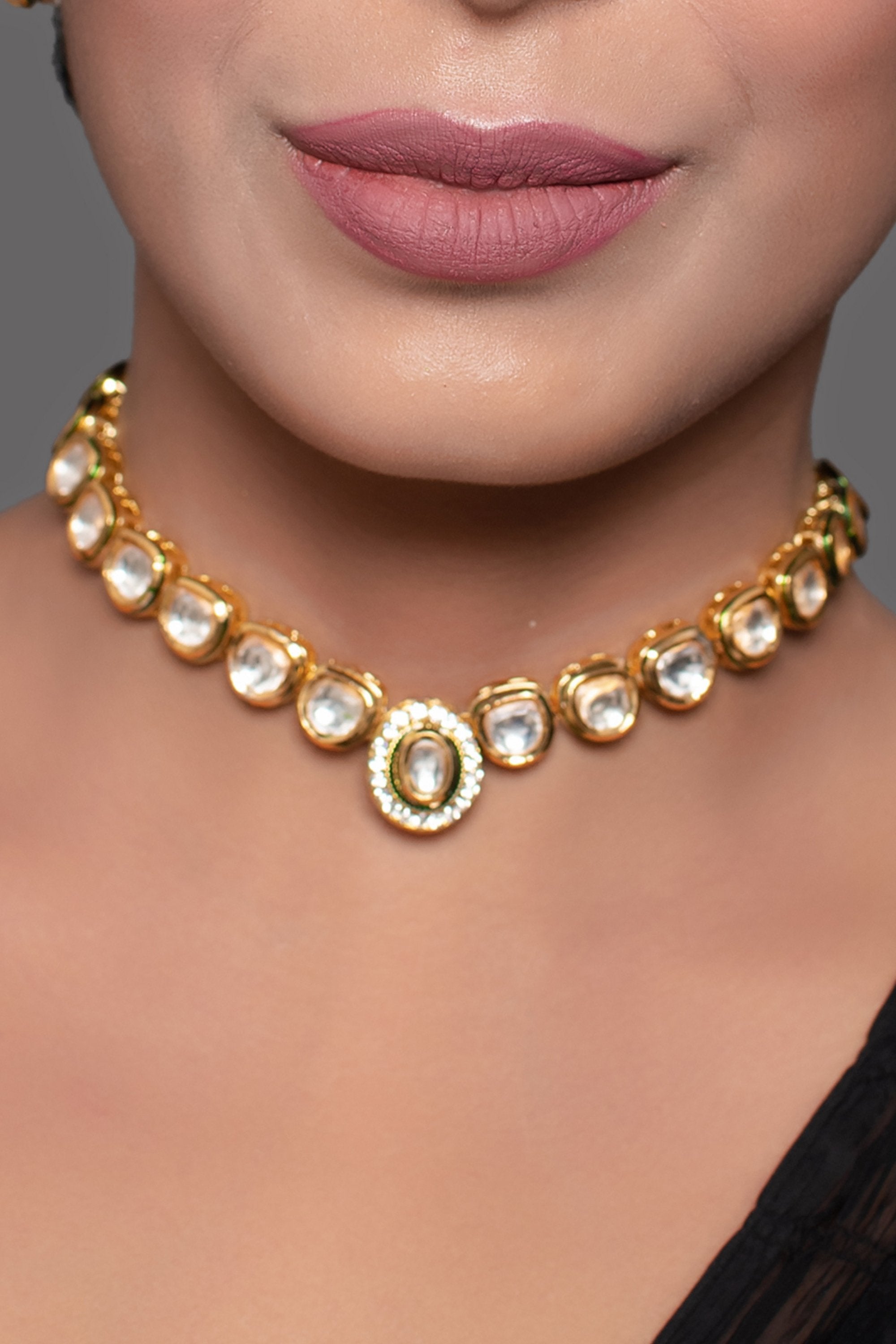 Peryl Women's Handcrafted Kundan Studded Necklace With Earring - Swadesiicart