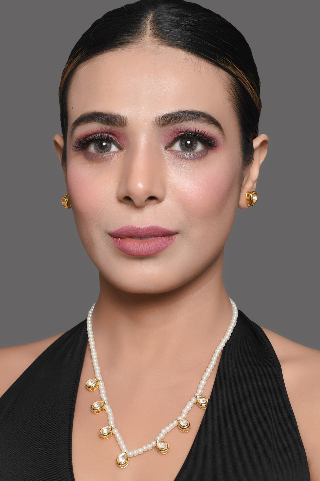 Peryl Women's Pearl Beaded Kundan Embellished Necklace With Earrings - Noz2Toz