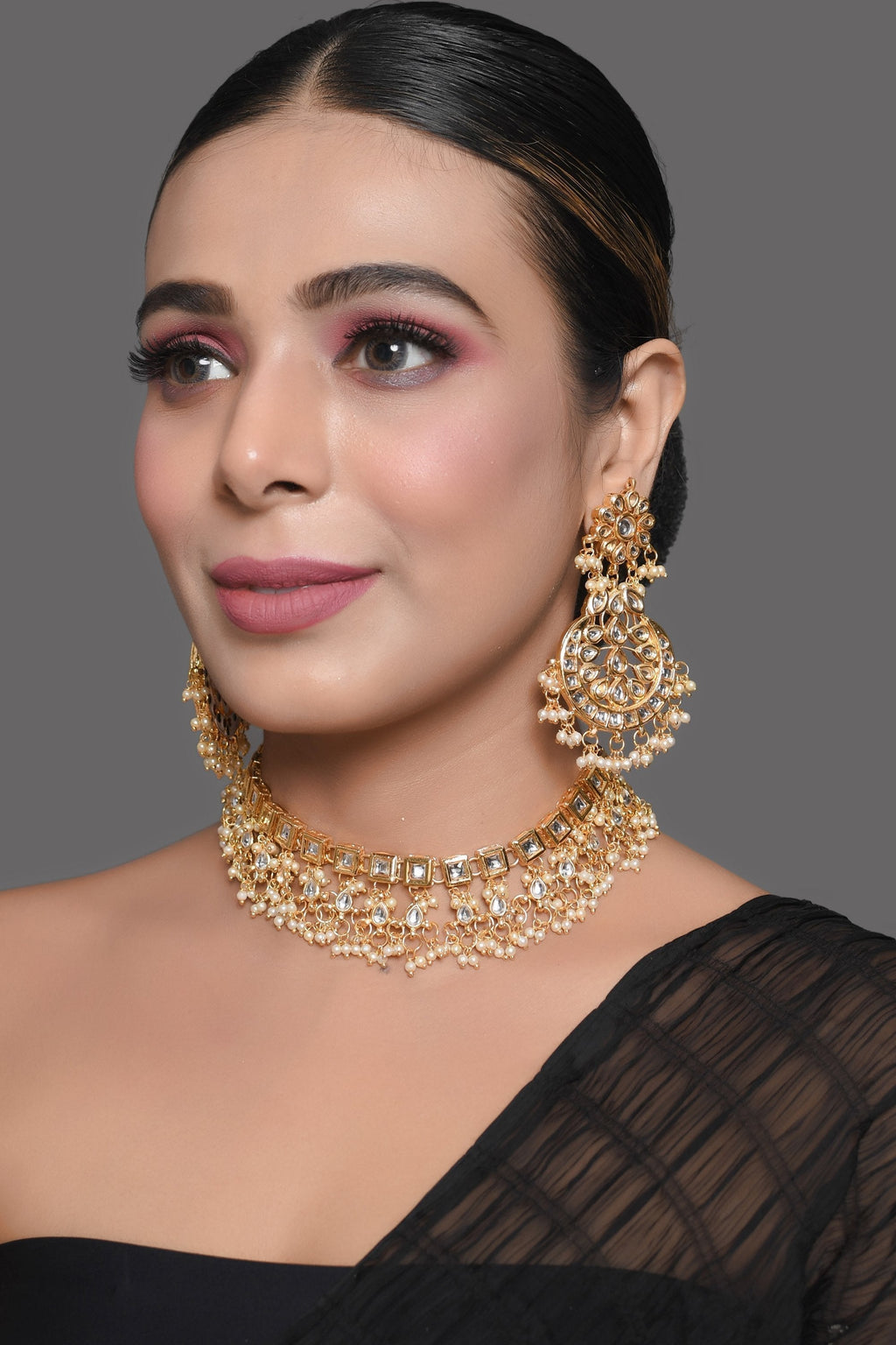 Peryl Women's Gold Tone Kundan Necklace With Earrings - Swadesiicart
