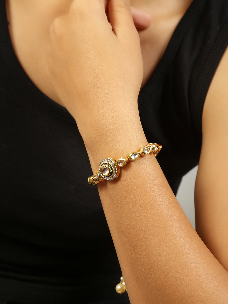 Peryl Women's Gold Toned Kundan Inspired Bracelet With Pearls - Swadesiicart