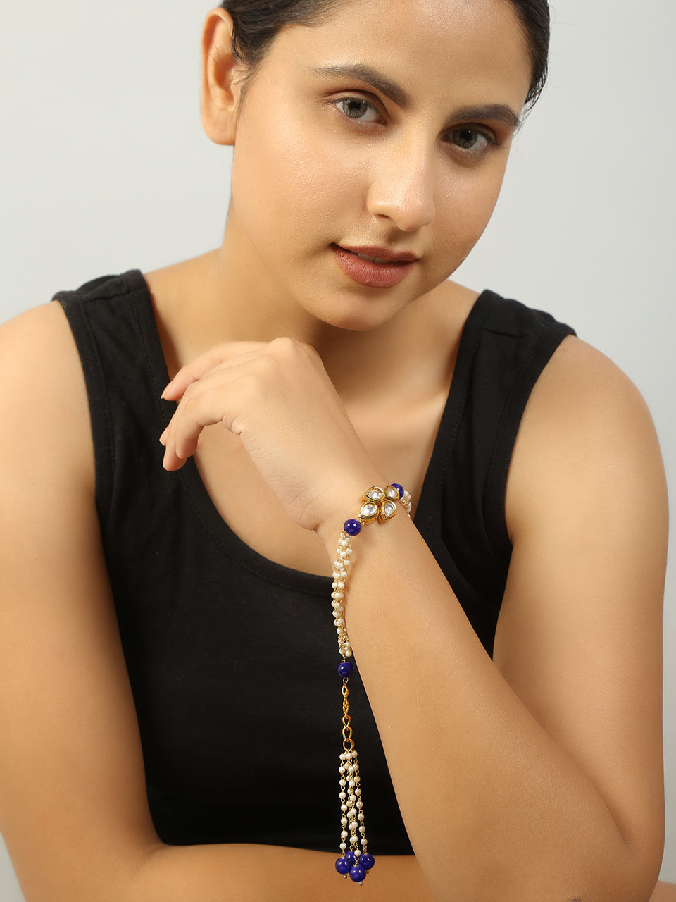 Peryl Women's Blue White Gold Tone Kundan Bracelet - Noz2Toz