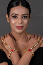 Peryl Women's Red Gold Toned Royal Kundan Hathphool - Noz2Toz