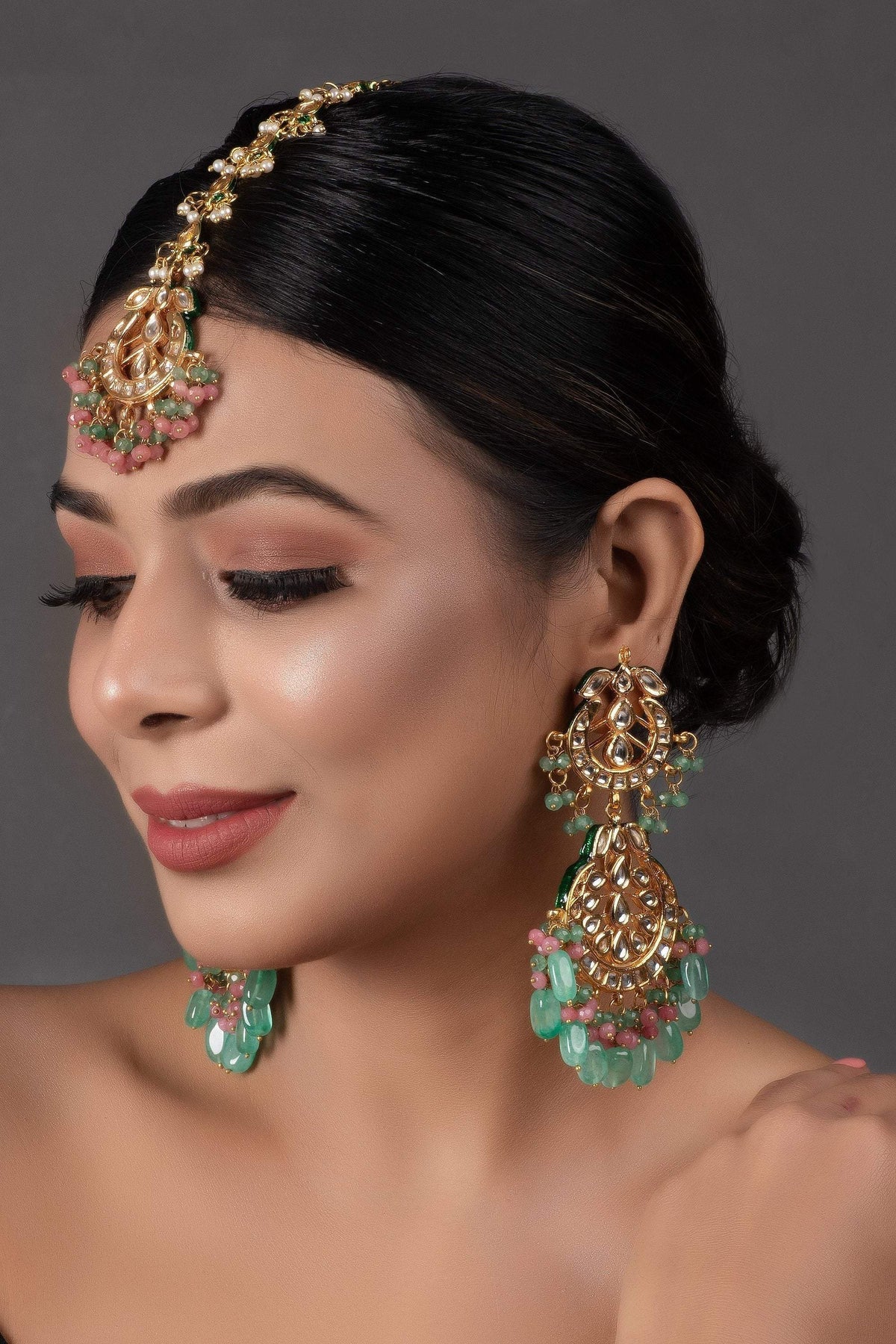 Peryl Women's Pink Green Gold Tone Kundan Inspired Maang Tikka With Earrings - Swadesiicart