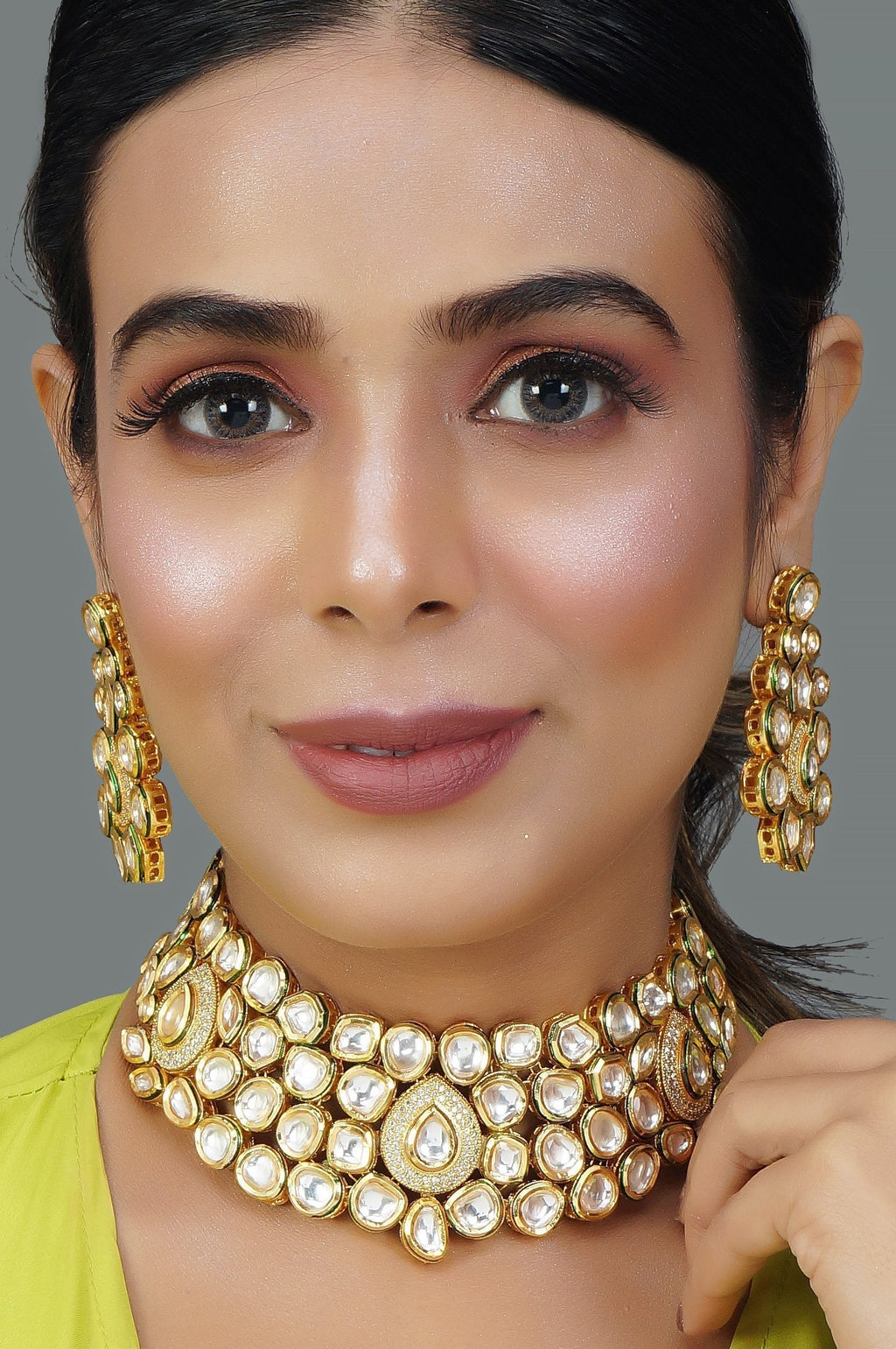 Peryl Women's Handcrafted Royal Kundan Necklace Set - Swadesiicart