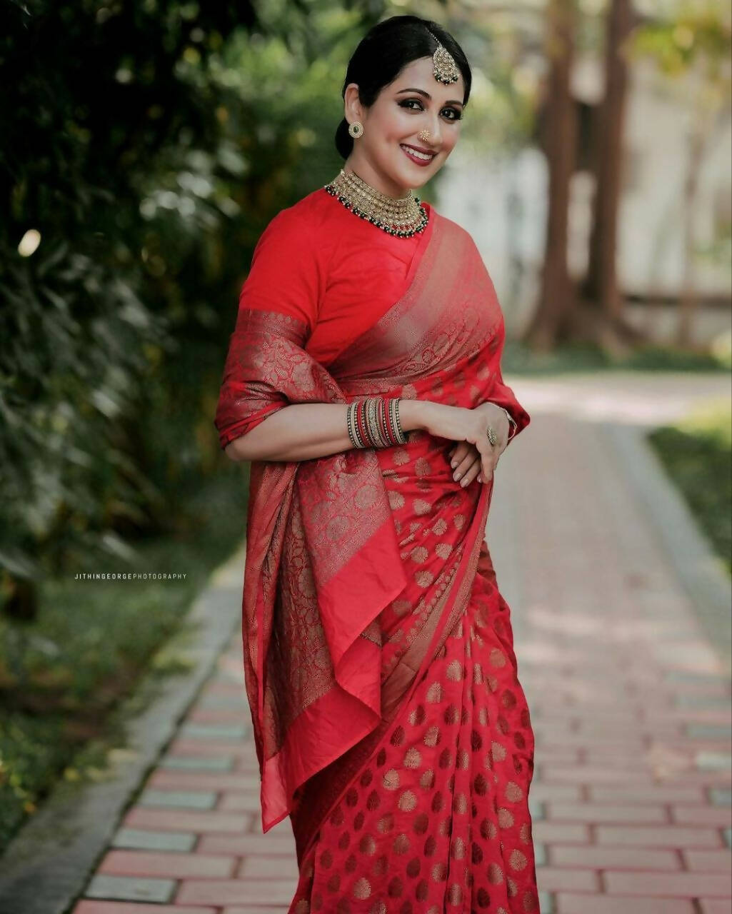 DEIANA'S Beautiful Designer Golden zari Soft Lichi Silk Saree - Pink | Grocsy