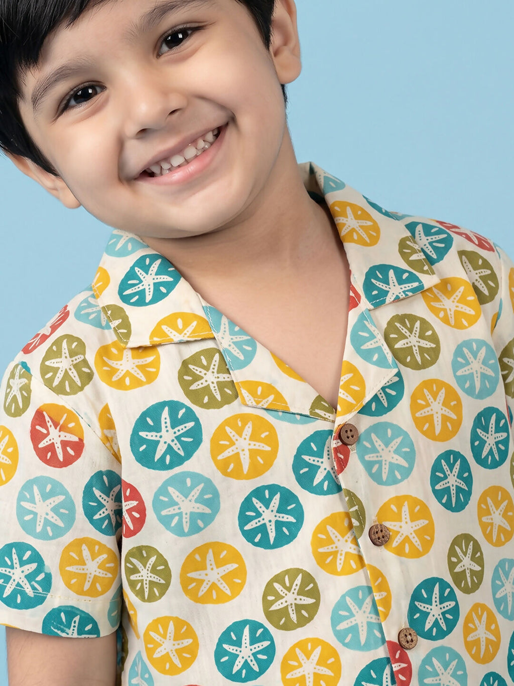 Breathables Woven Cotton Half Sleeves Colourful Star Fish Shirt & Shorts Multicolour | Grocsy