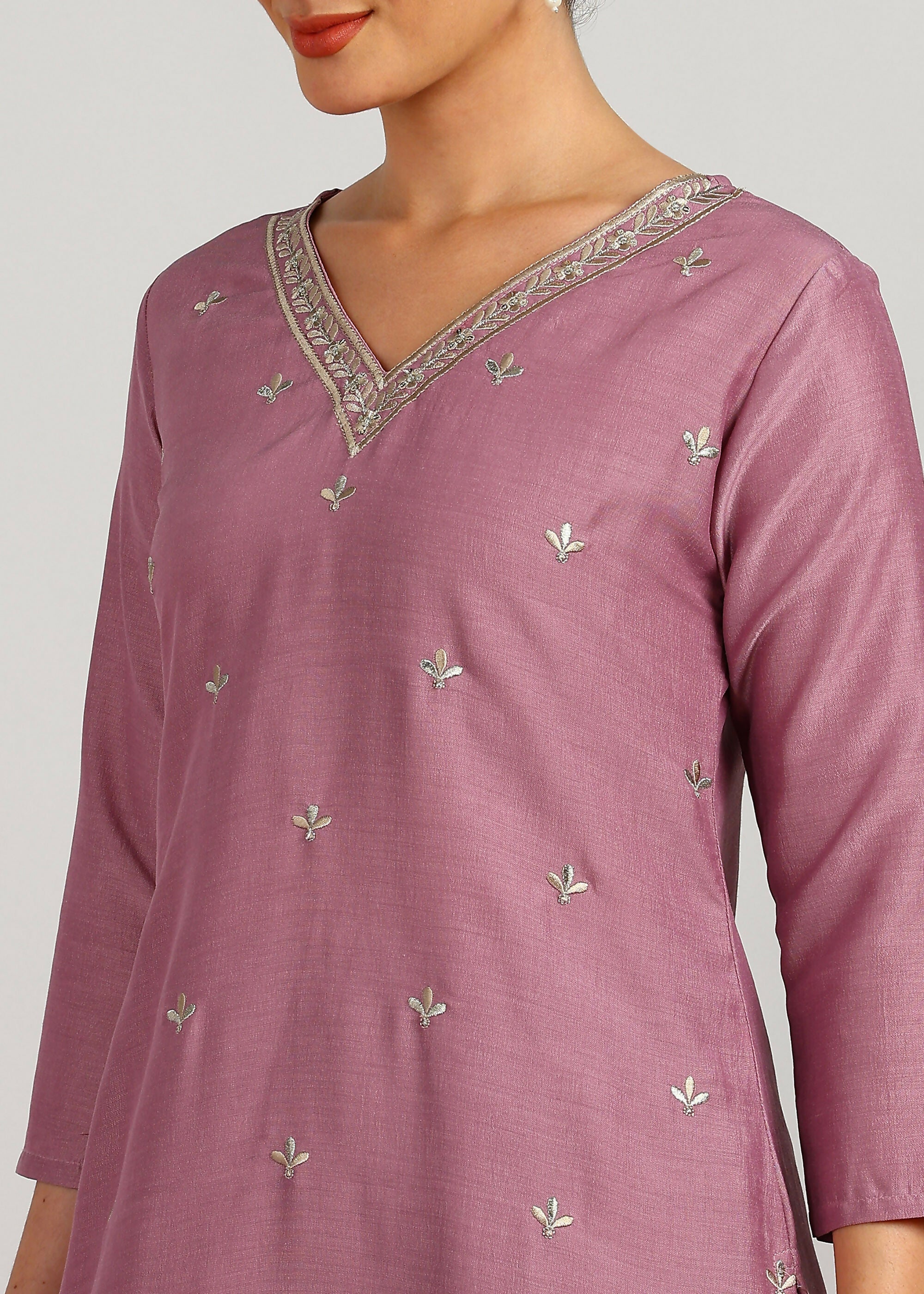 Aavyora Women’s Lavender Embroidered Kurta Set with Dupatta | Grocsy