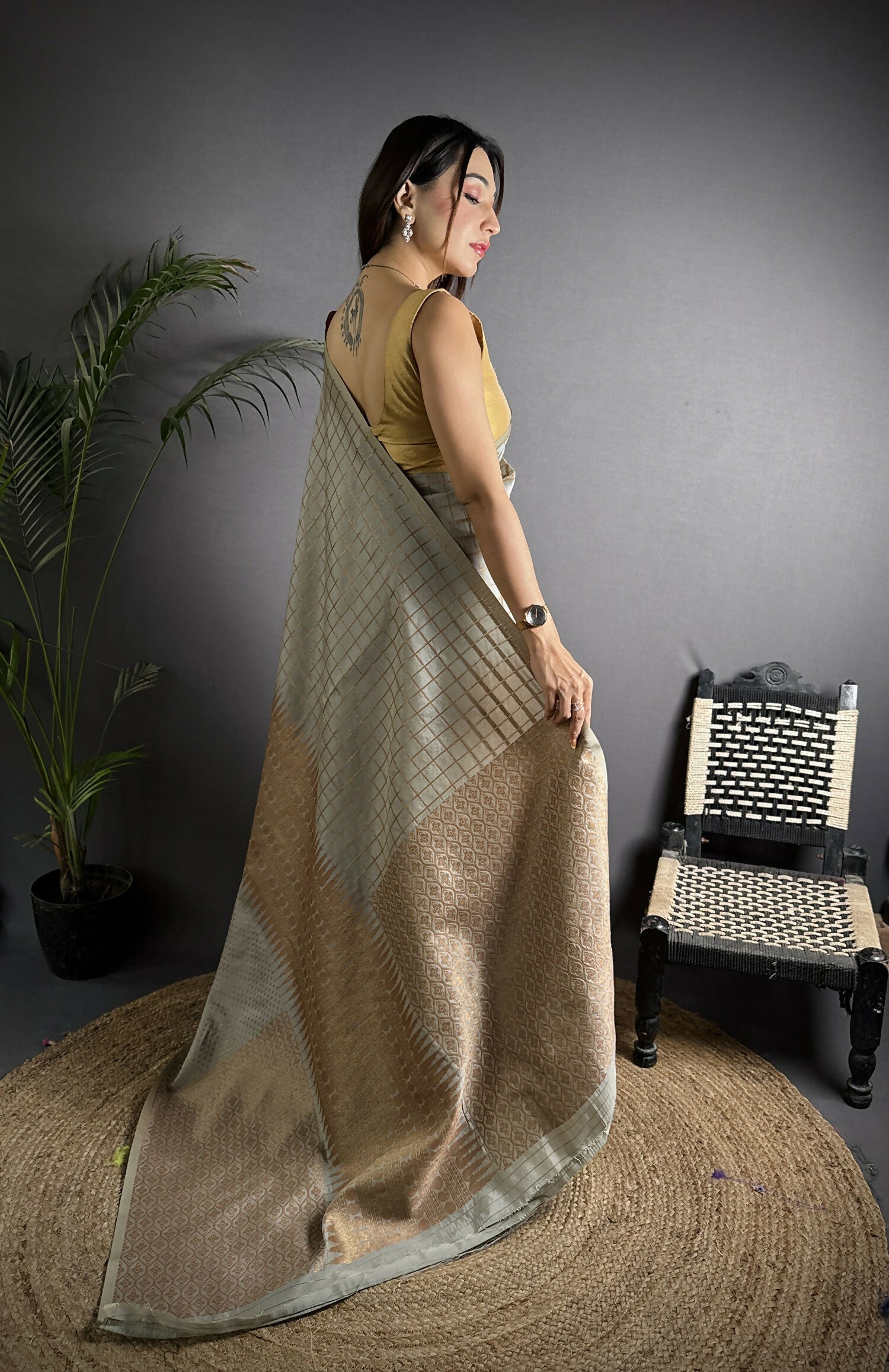 Joban Fashion Grey Banarasi Soft Lichi Silk Checks & Woven Saree | Grocsy