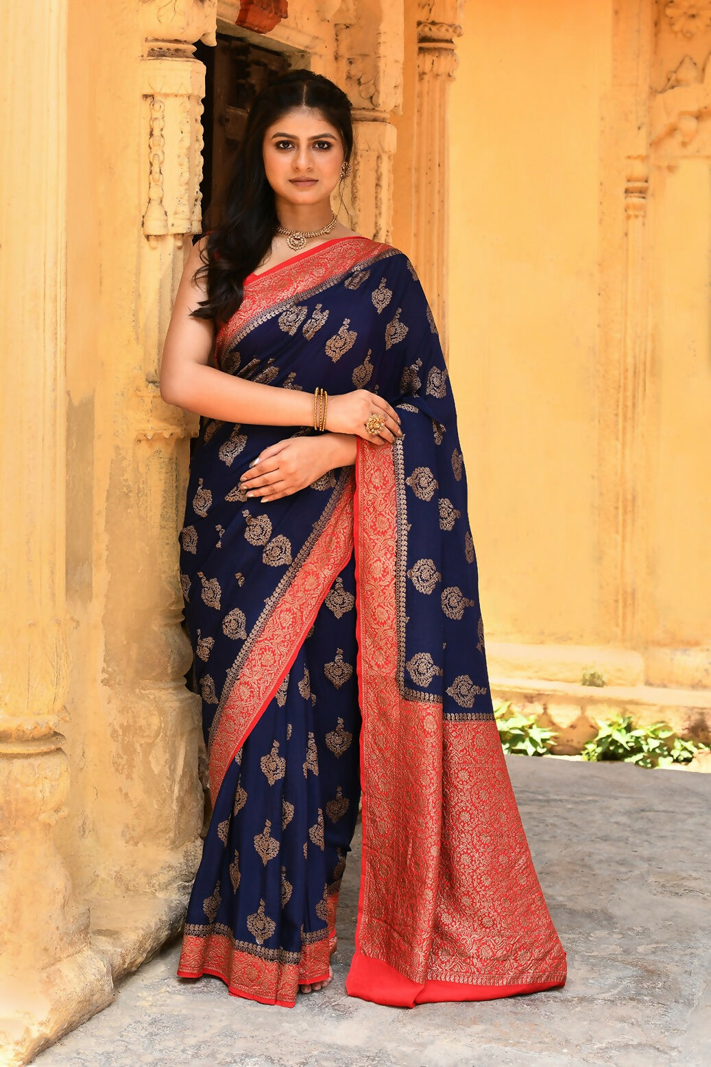 Joban Fashion Navy Blue Crepe Chiffon Pure Handloom Banarasi Silk Saree | Grocsy