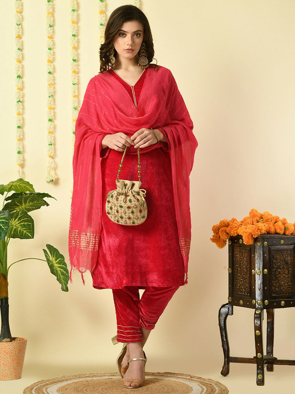 Myshka Women's Pink Velvet Kurta & Trousers With Dupatta Party Sets | Grocsy