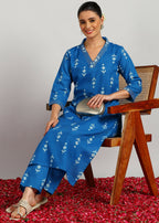 Aavyora Women's Blue Ikat Printed Ethnic Co-ord Set | Grocsy