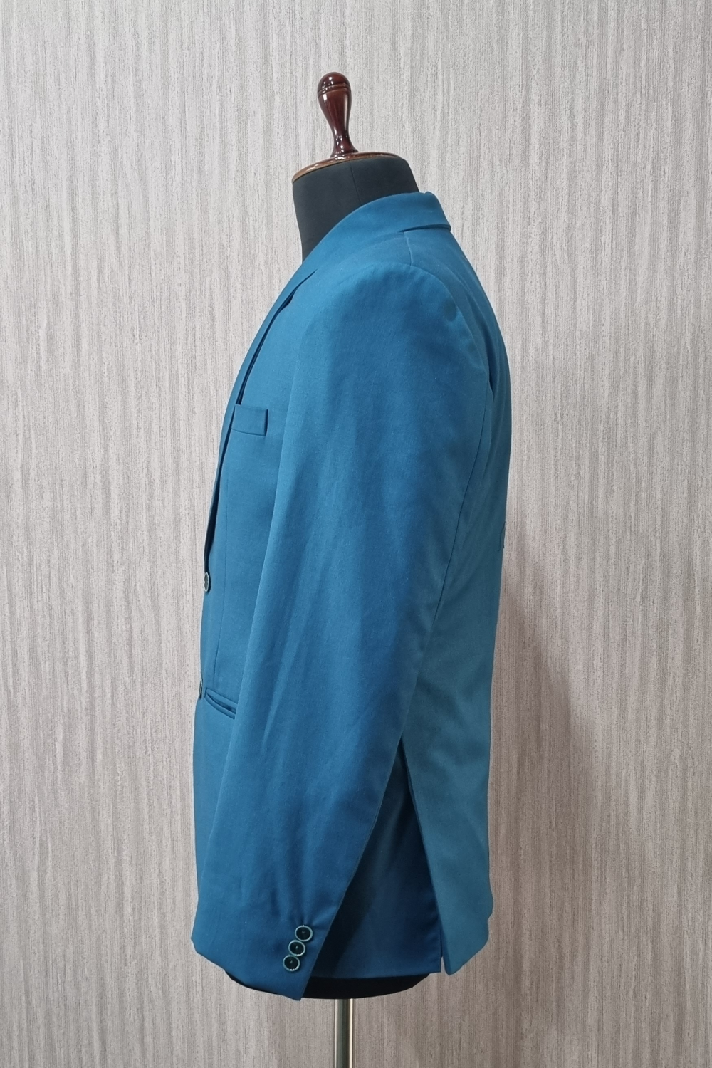 Sapphire Designer Men's Blazer by Hilo Design | Grocsy