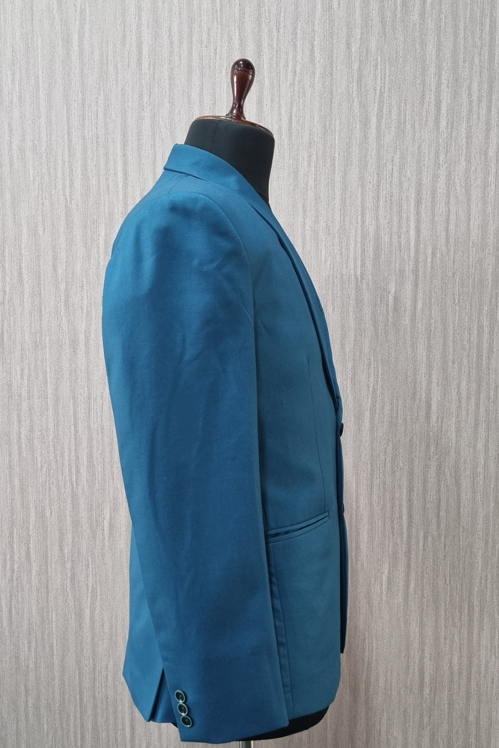 Sapphire Designer Men's Blazer by Hilo Design | Grocsy
