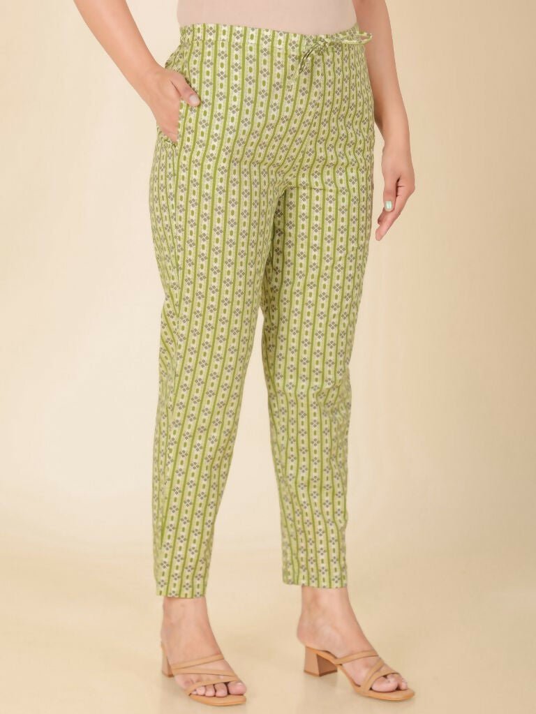 Aramya Straight Soft Cotton Floral Print Women's Kurta Set - Green | Grocsy