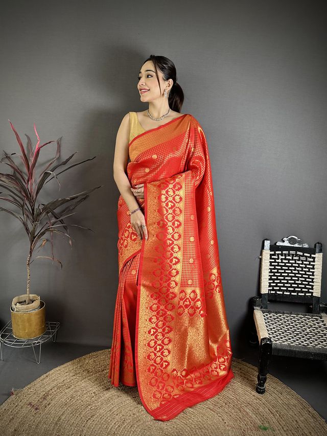 Elora Red Banarasi Soft Silk Checked Body With Floral Motifs South Pattu Saree | Grocsy